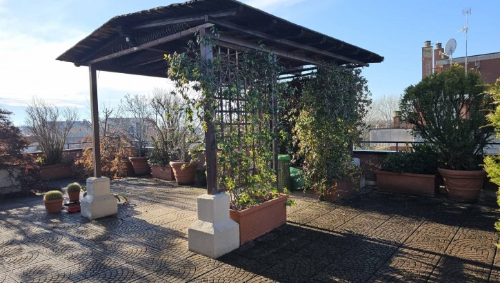 Rozzano vendesi 4 locali