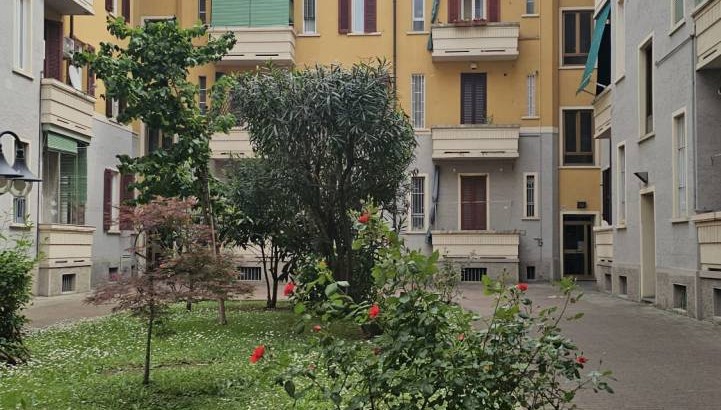 MI affittasi 2 stanze cucina abitabile e bagno